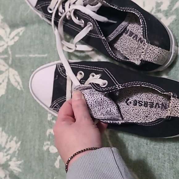 Converse size 9 - Picture 2 of 4